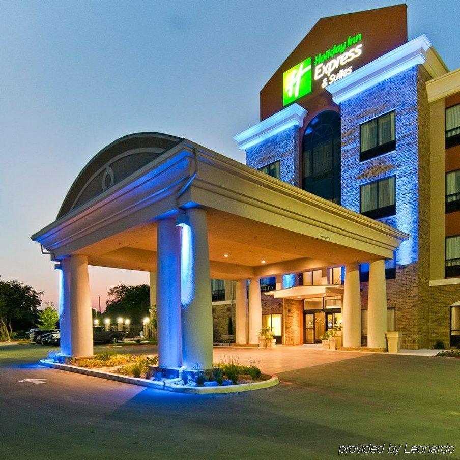 Holiday Inn Express & Suites San Antonio Frost Bank Center By Ihg Экстерьер фото