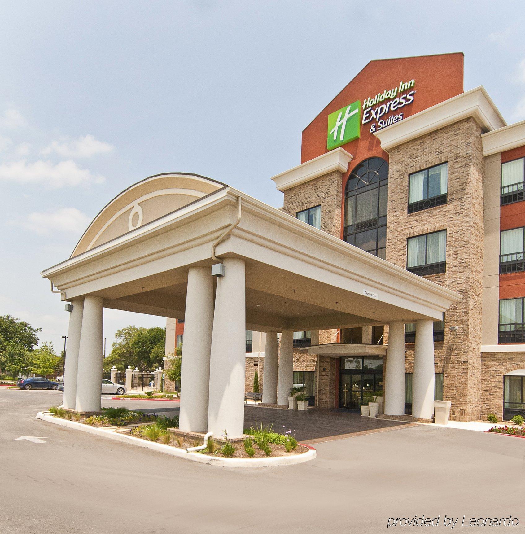 Holiday Inn Express & Suites San Antonio Frost Bank Center By Ihg Экстерьер фото